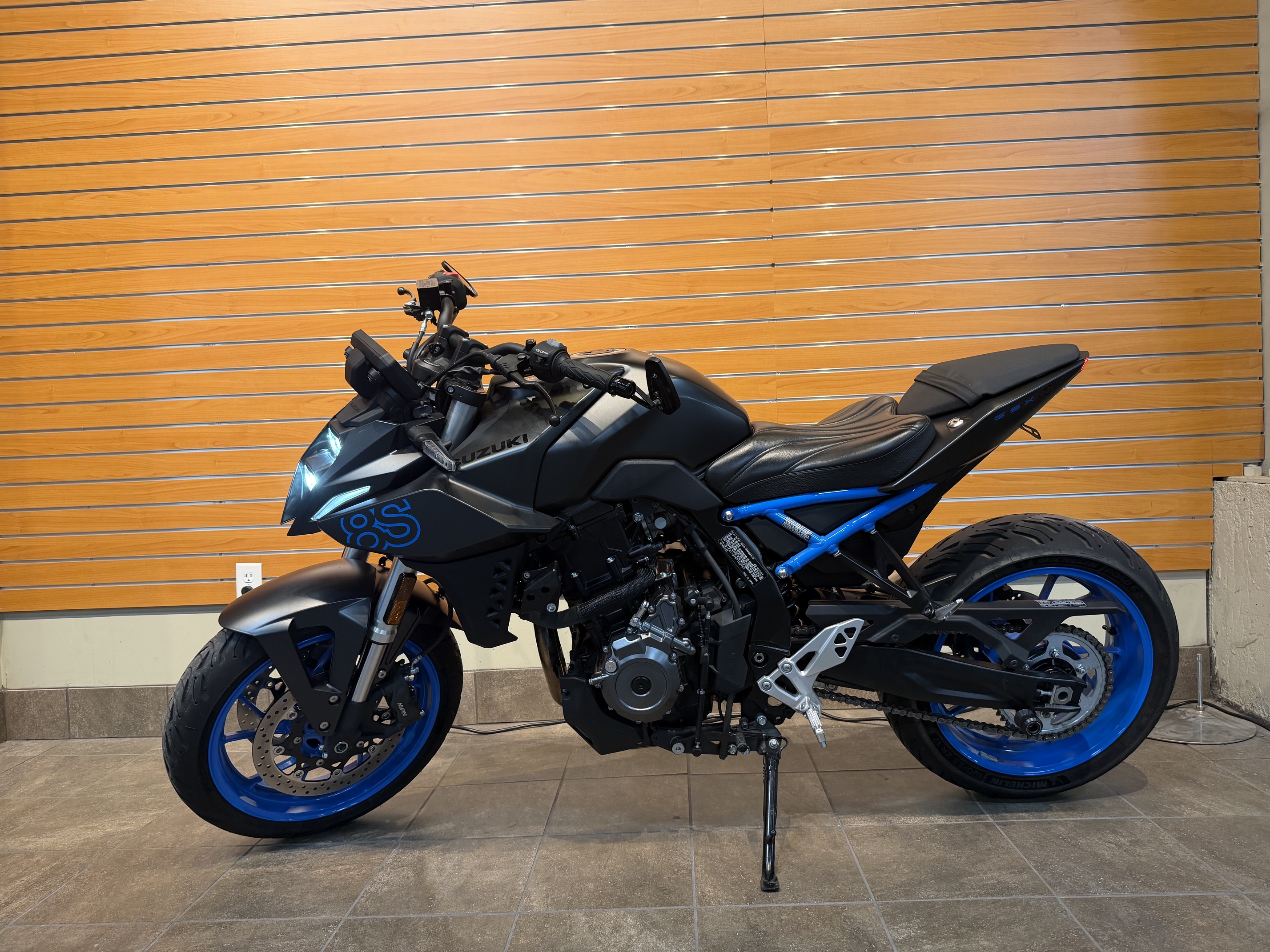 2024 SUZUKI GSX-8S MOTORCYCLE