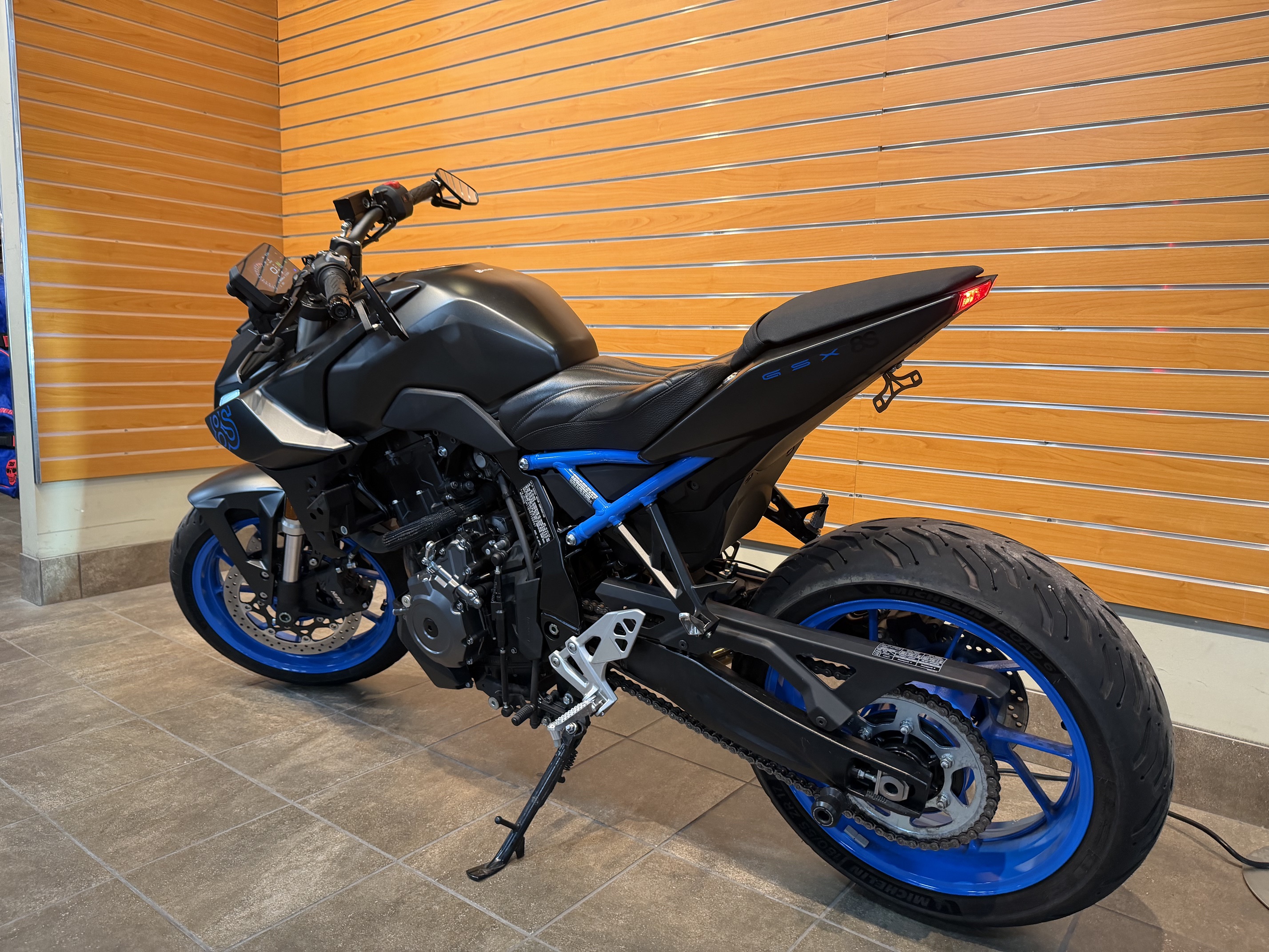 2024 SUZUKI GSX-8S MOTORCYCLE