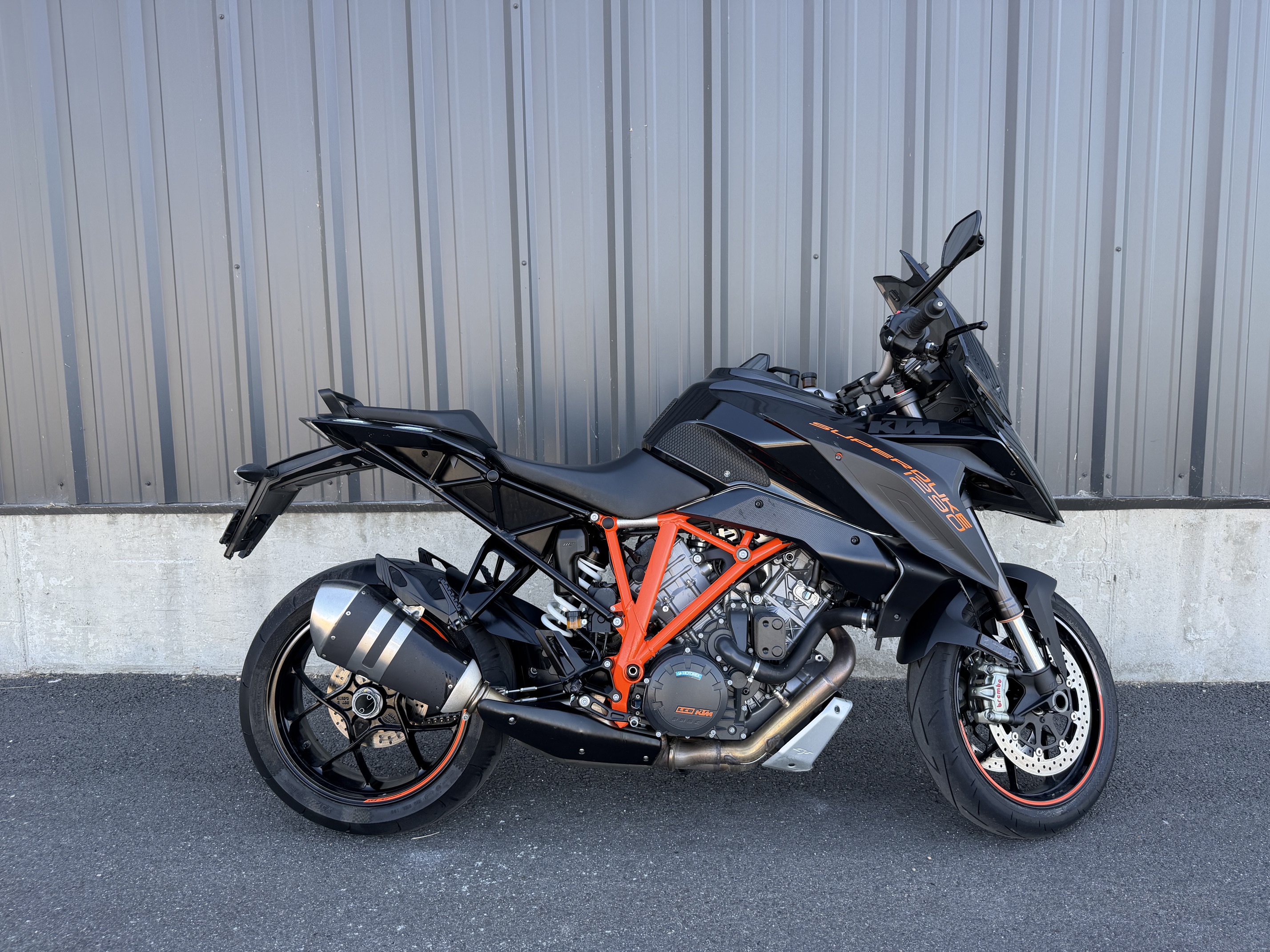 2017 KTM 1290 SUPER DUKE GT MOTORCYCLE