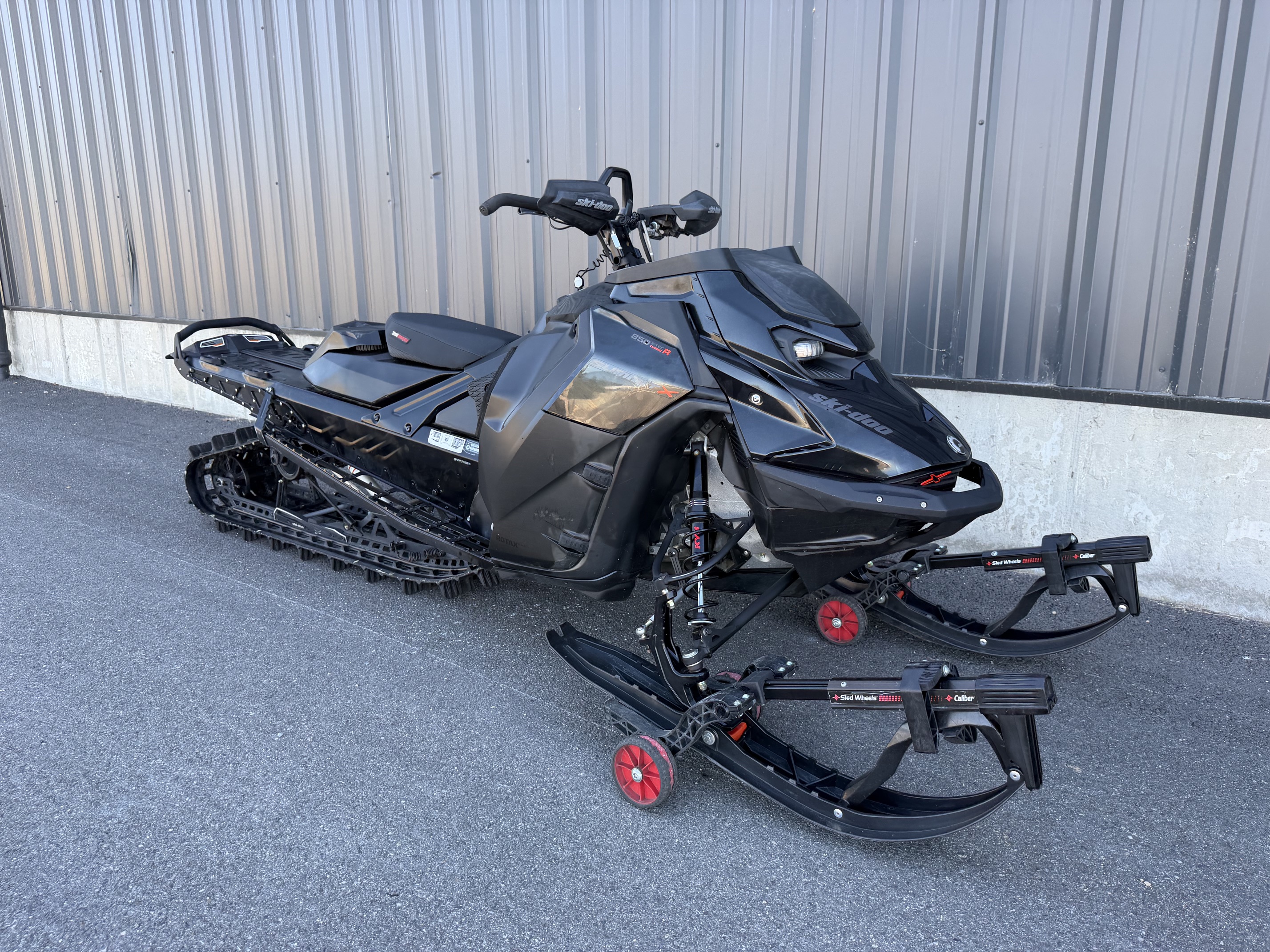 2023 SKI-DOO Summit X 850 E-TEC Turbo R SNOWMOBILE