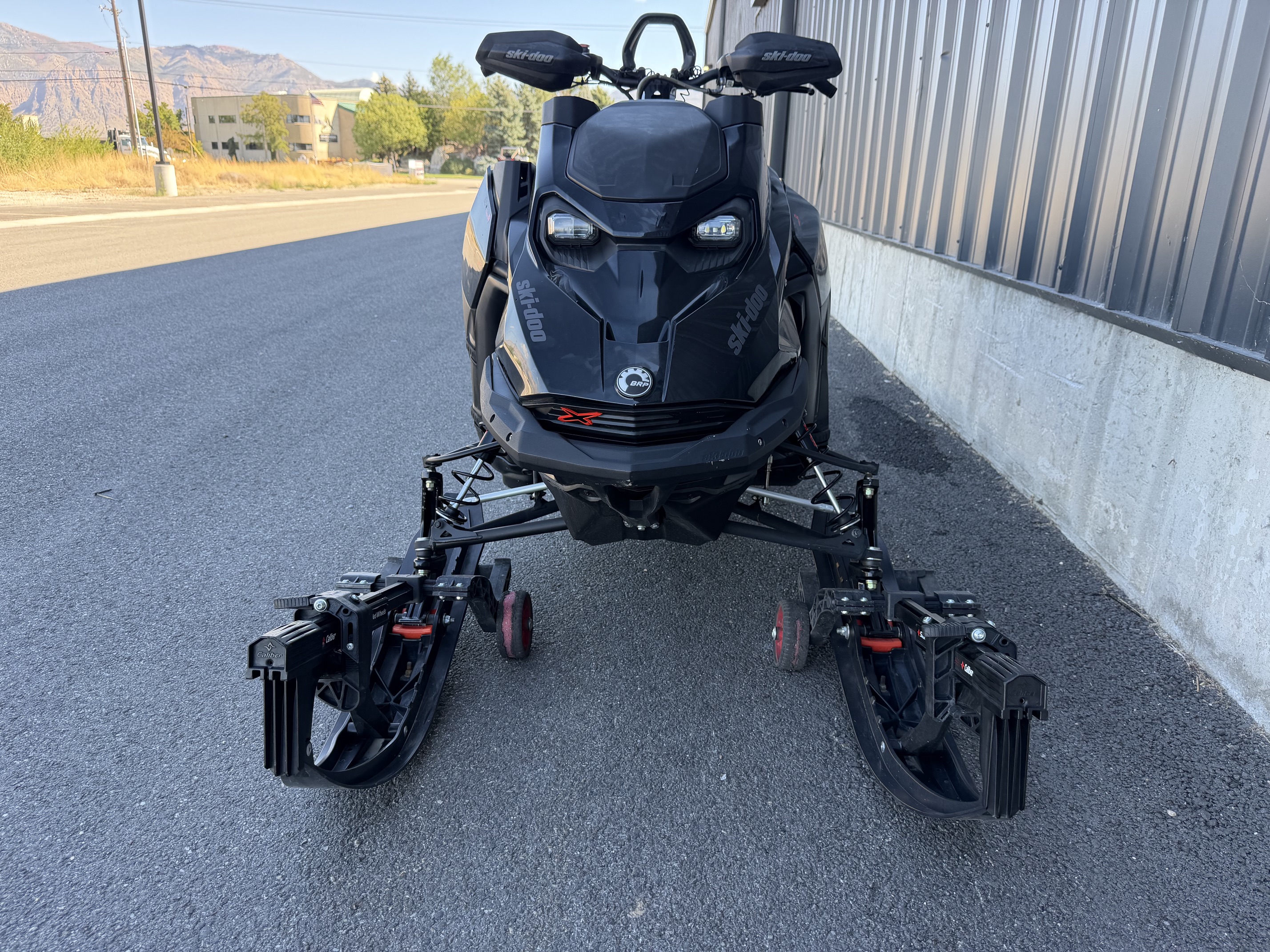 2023 SKI-DOO Summit X 850 E-TEC Turbo R SNOWMOBILE