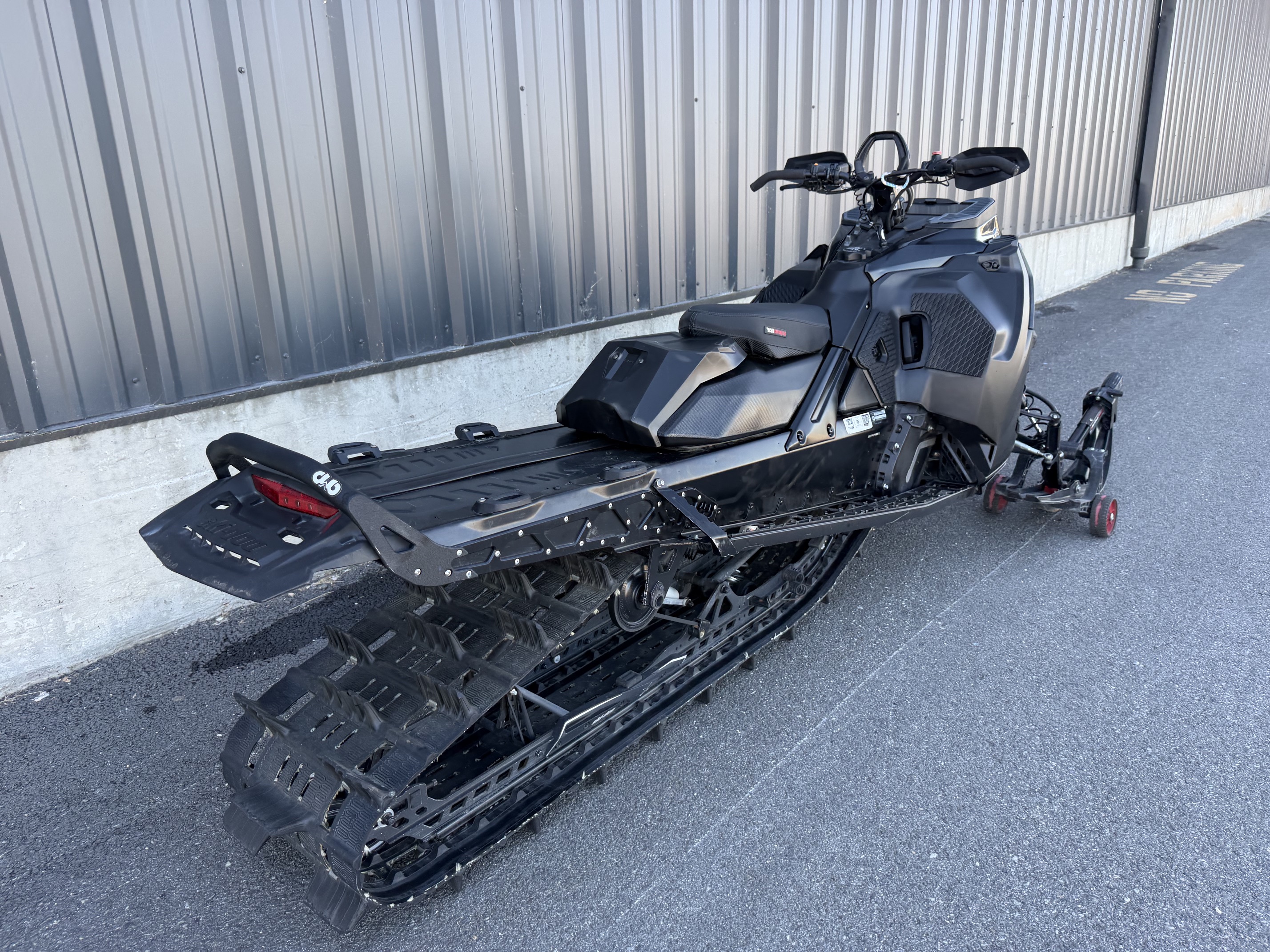 2023 SKI-DOO Summit X 850 E-TEC Turbo R SNOWMOBILE