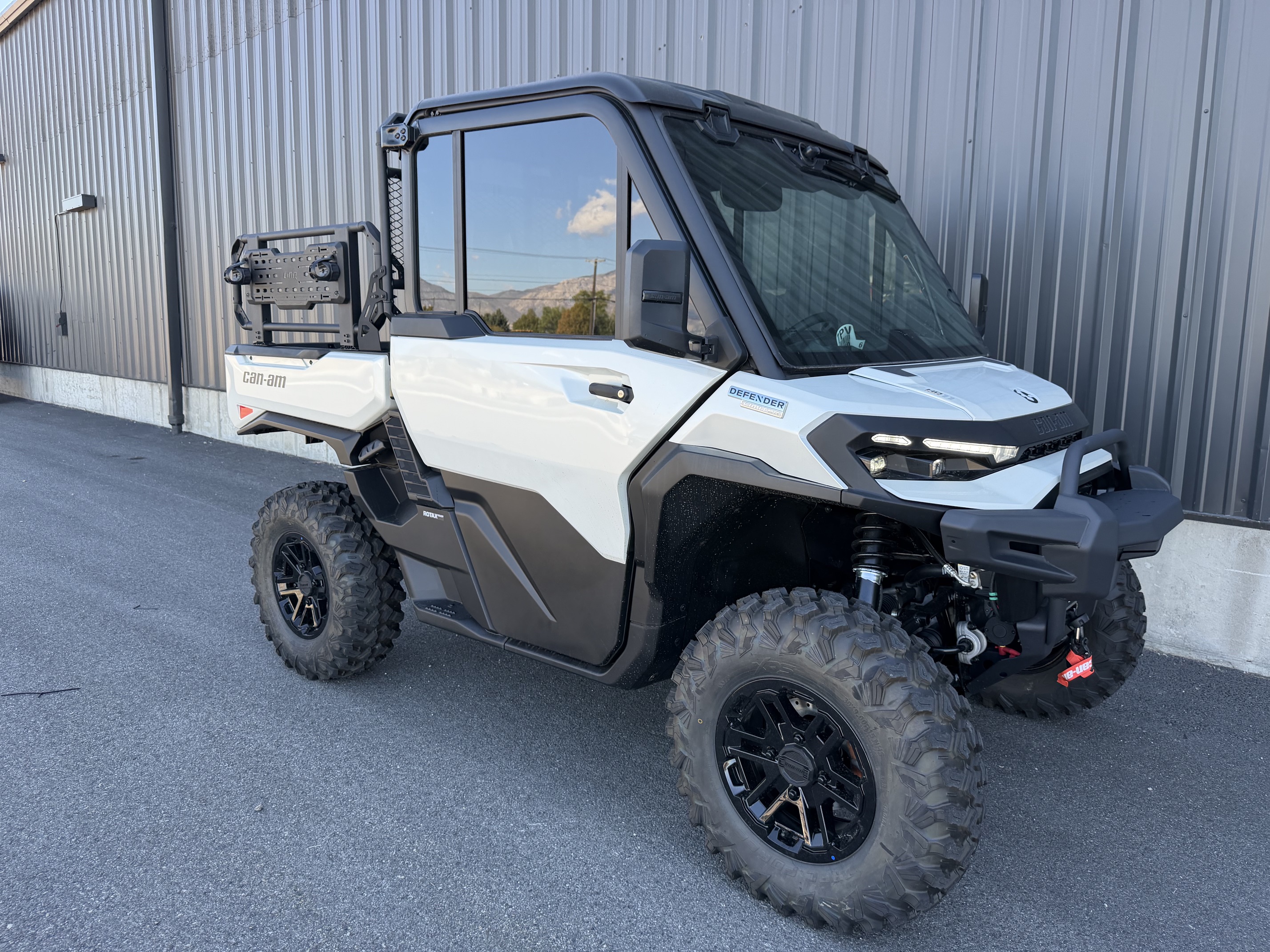 2027 CAN-AM Defender XU Limited UTV
