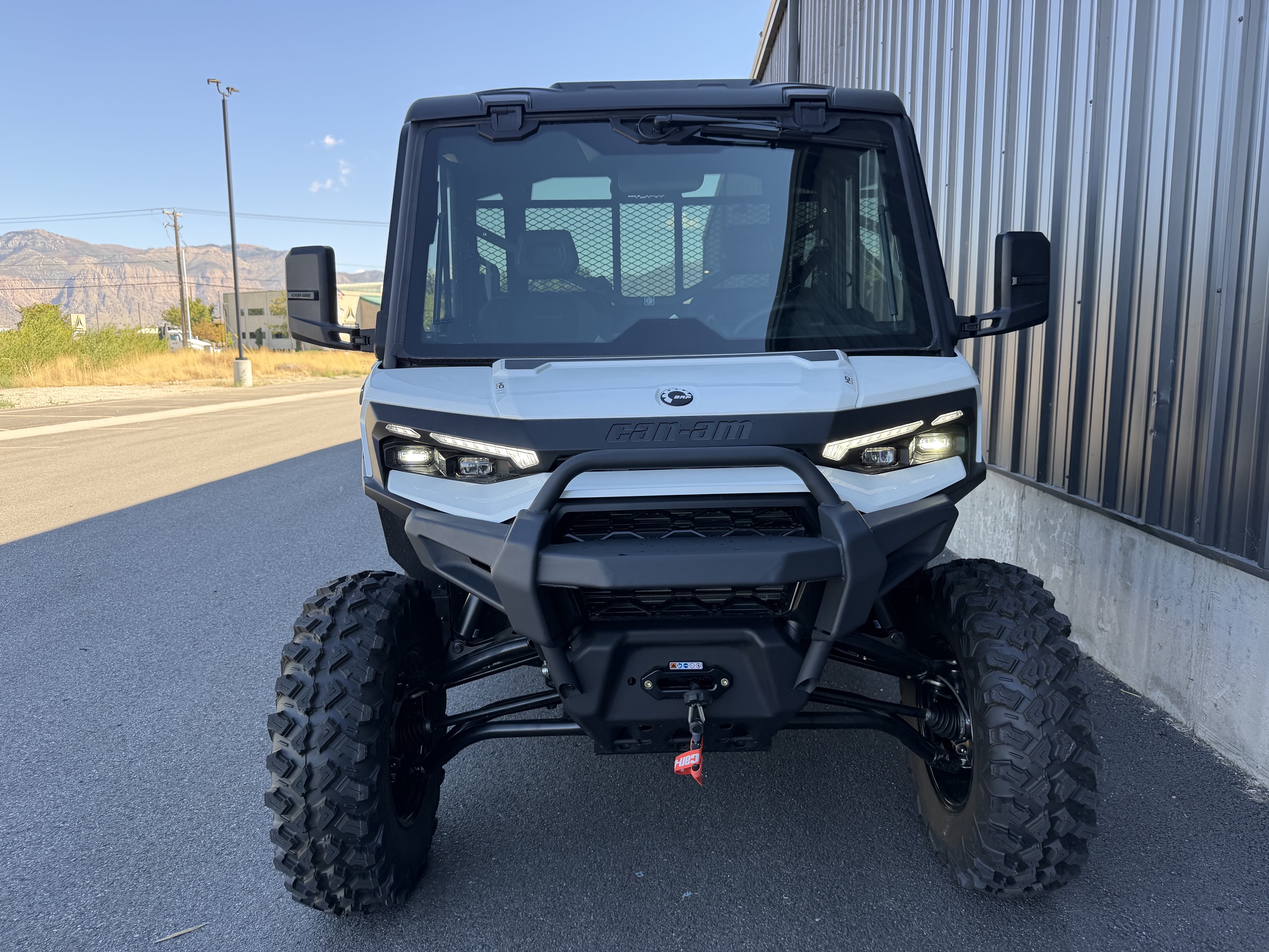 2027 CAN-AM Defender XU Limited UTV