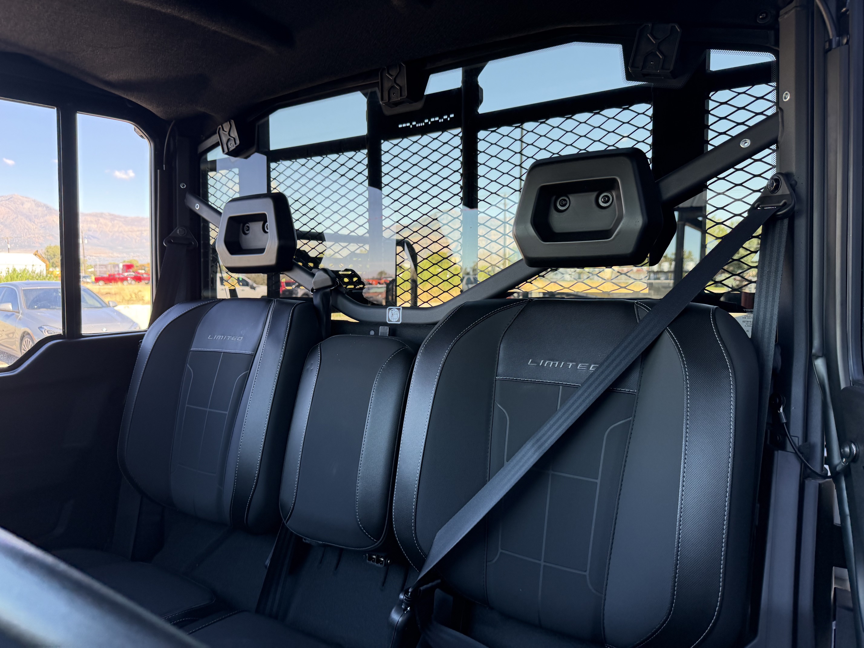 2027 CAN-AM Defender XU Limited UTV