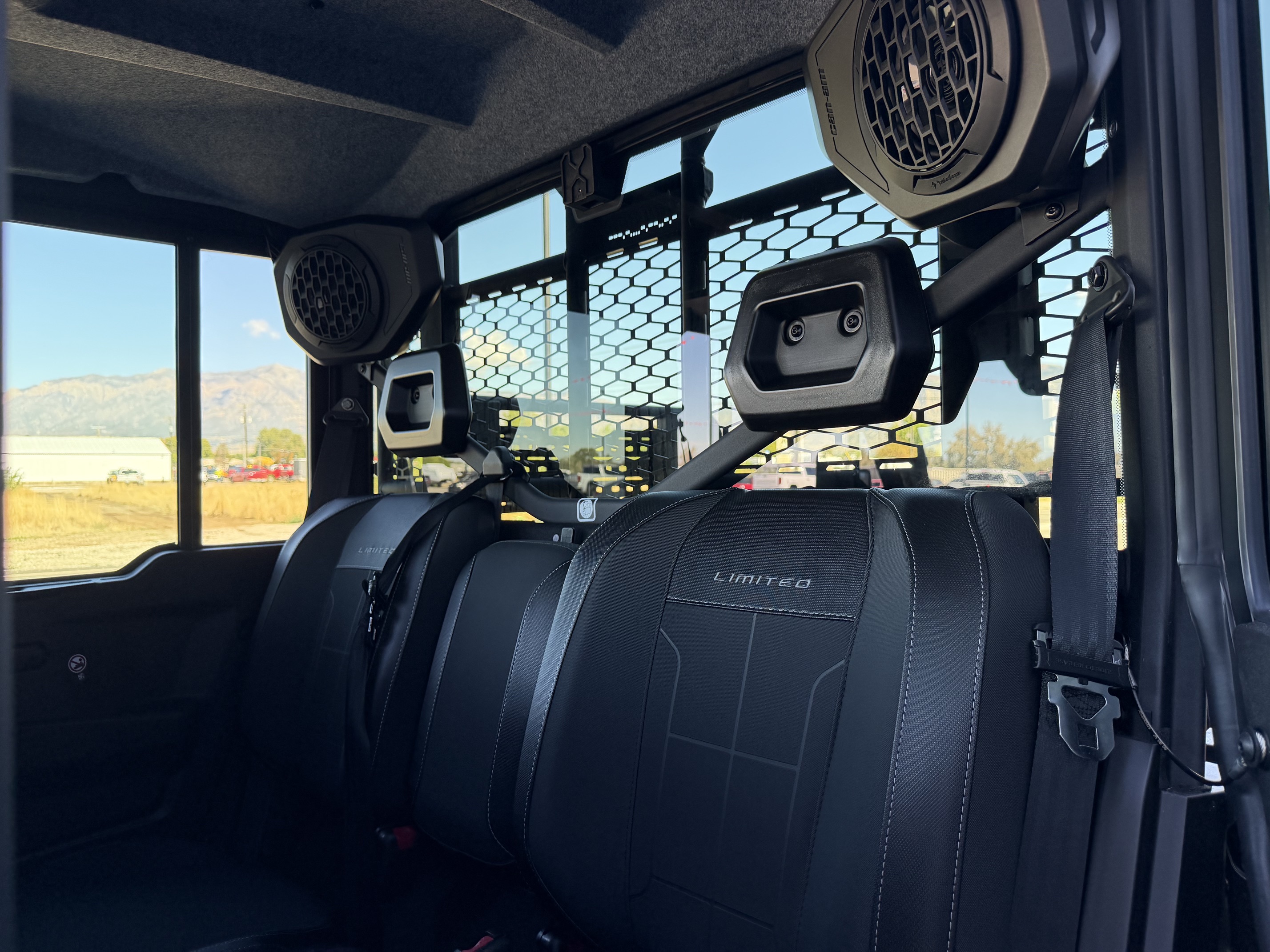 2027 CAN-AM Defender XU MAX Limited UTV