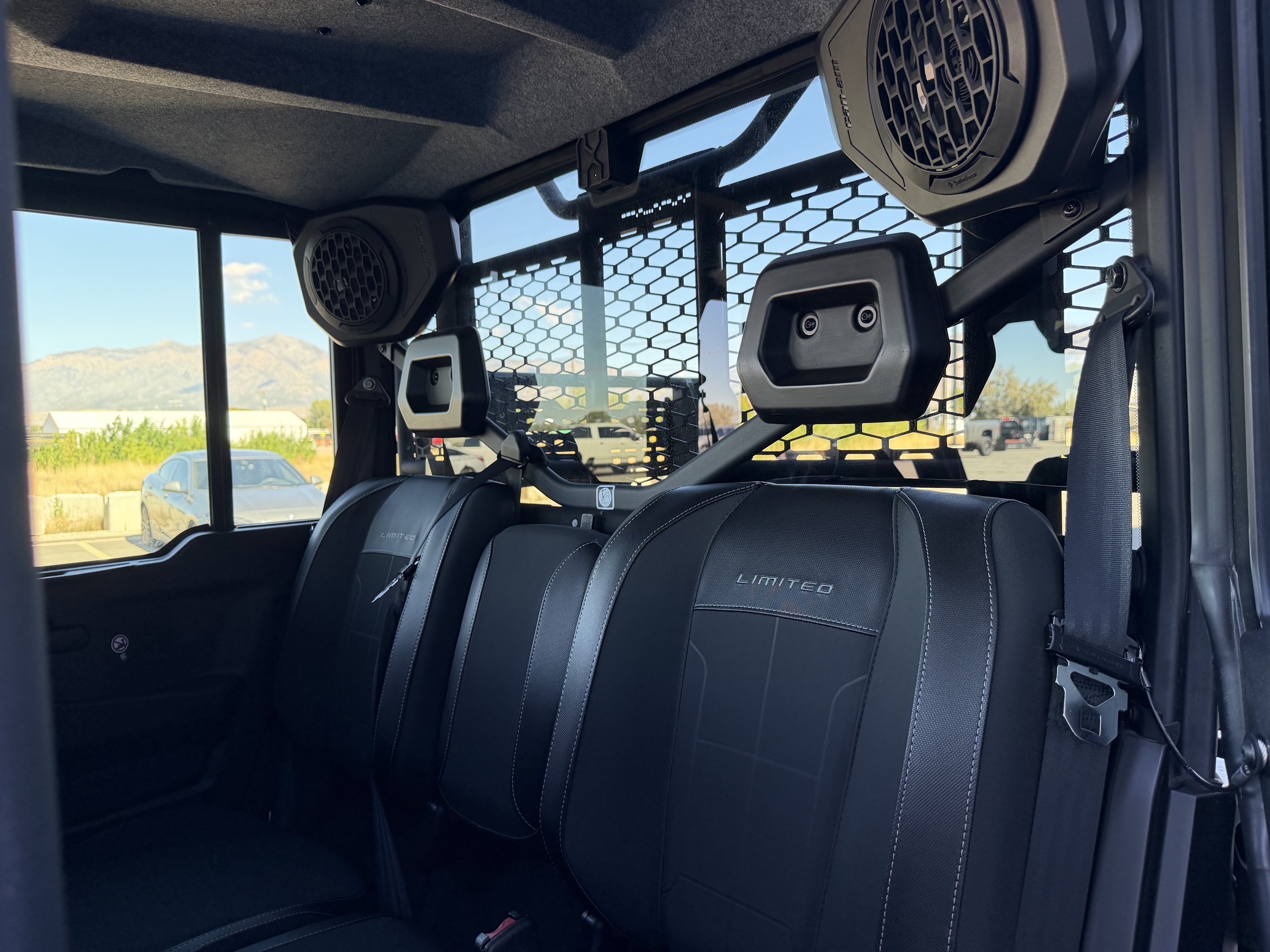 2027 CAN-AM Defender XU MAX Limited UTV