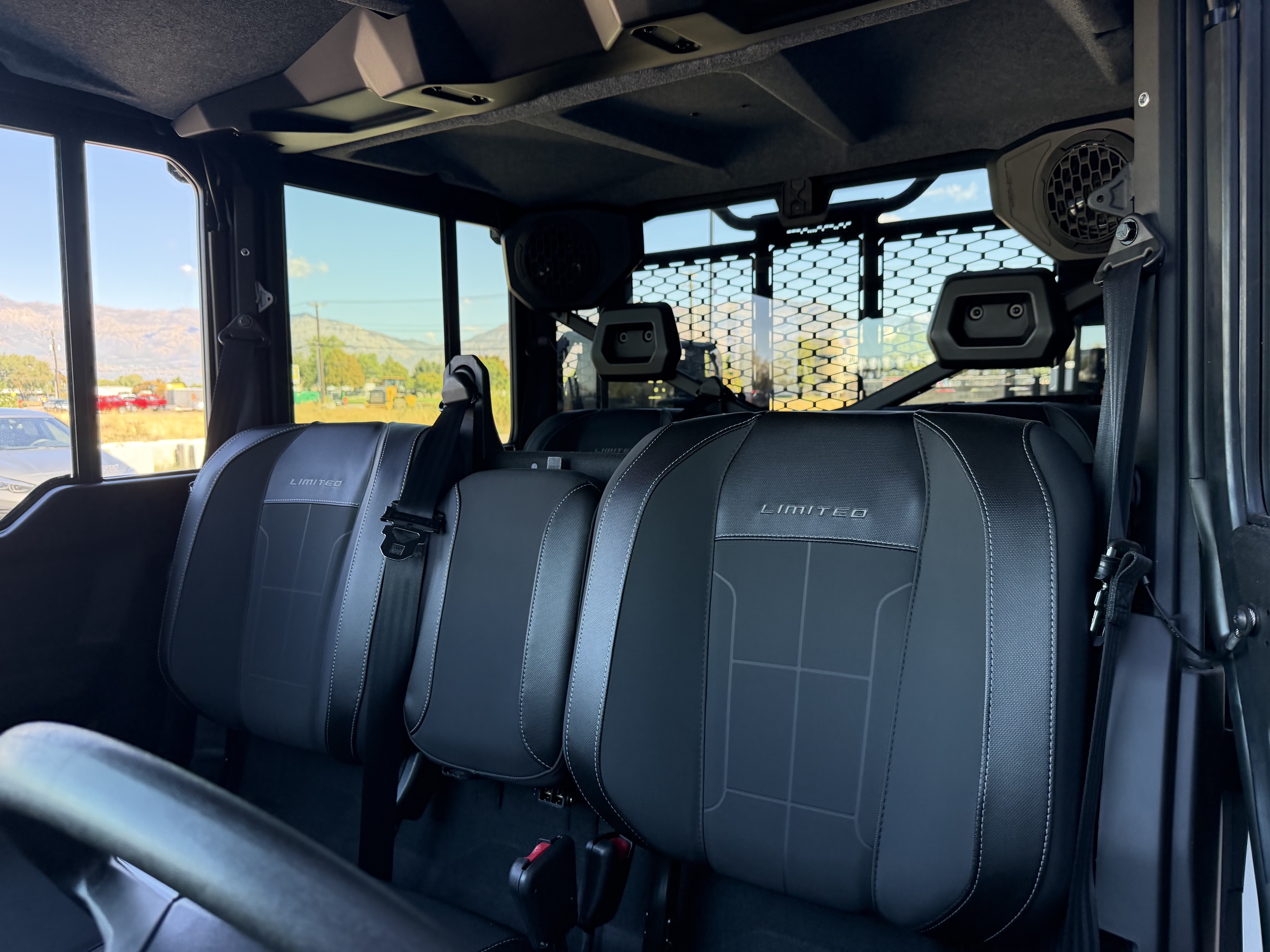2027 CAN-AM Defender XU MAX Limited UTV