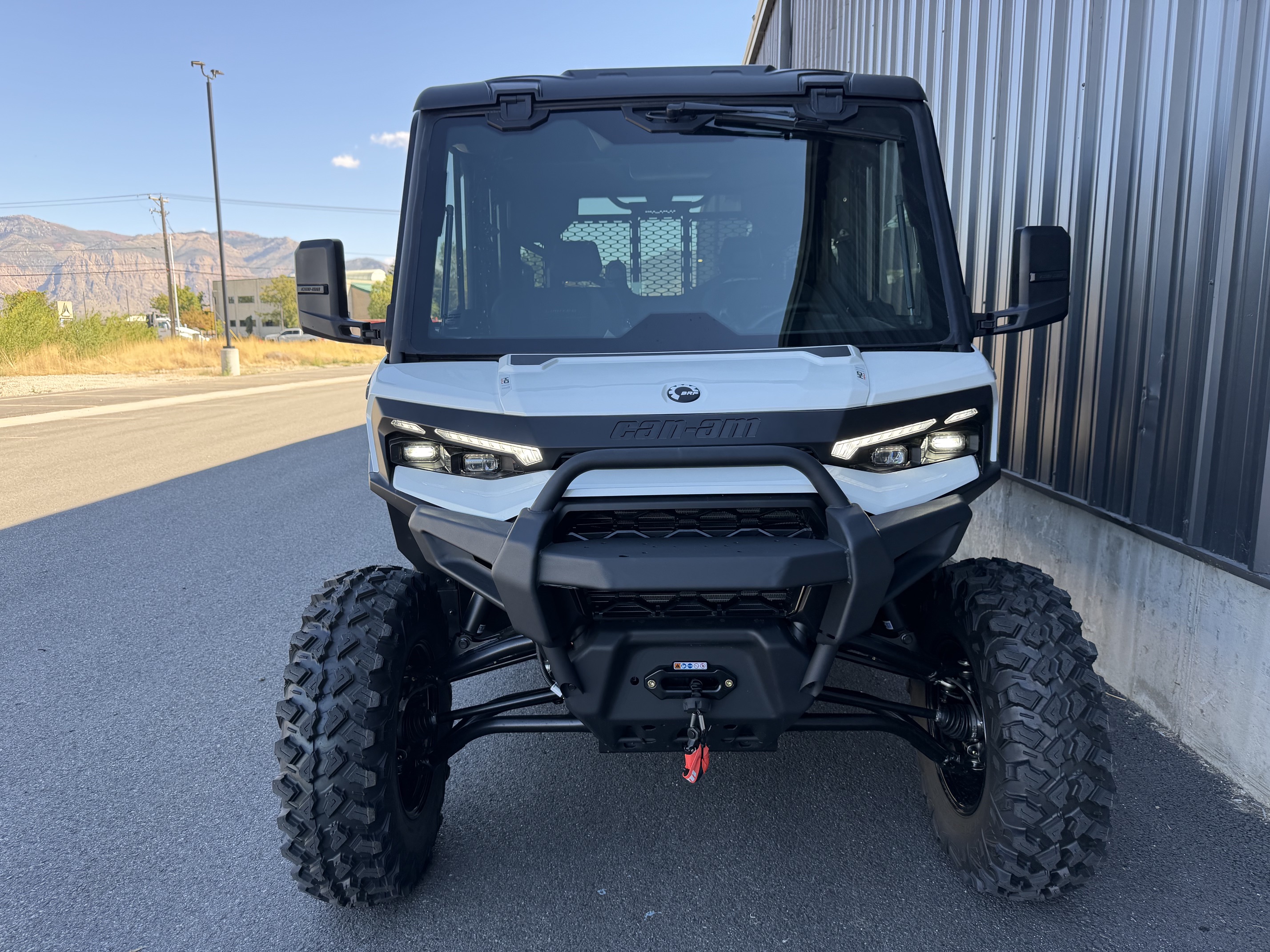 2027 CAN-AM Defender XU MAX Limited UTV