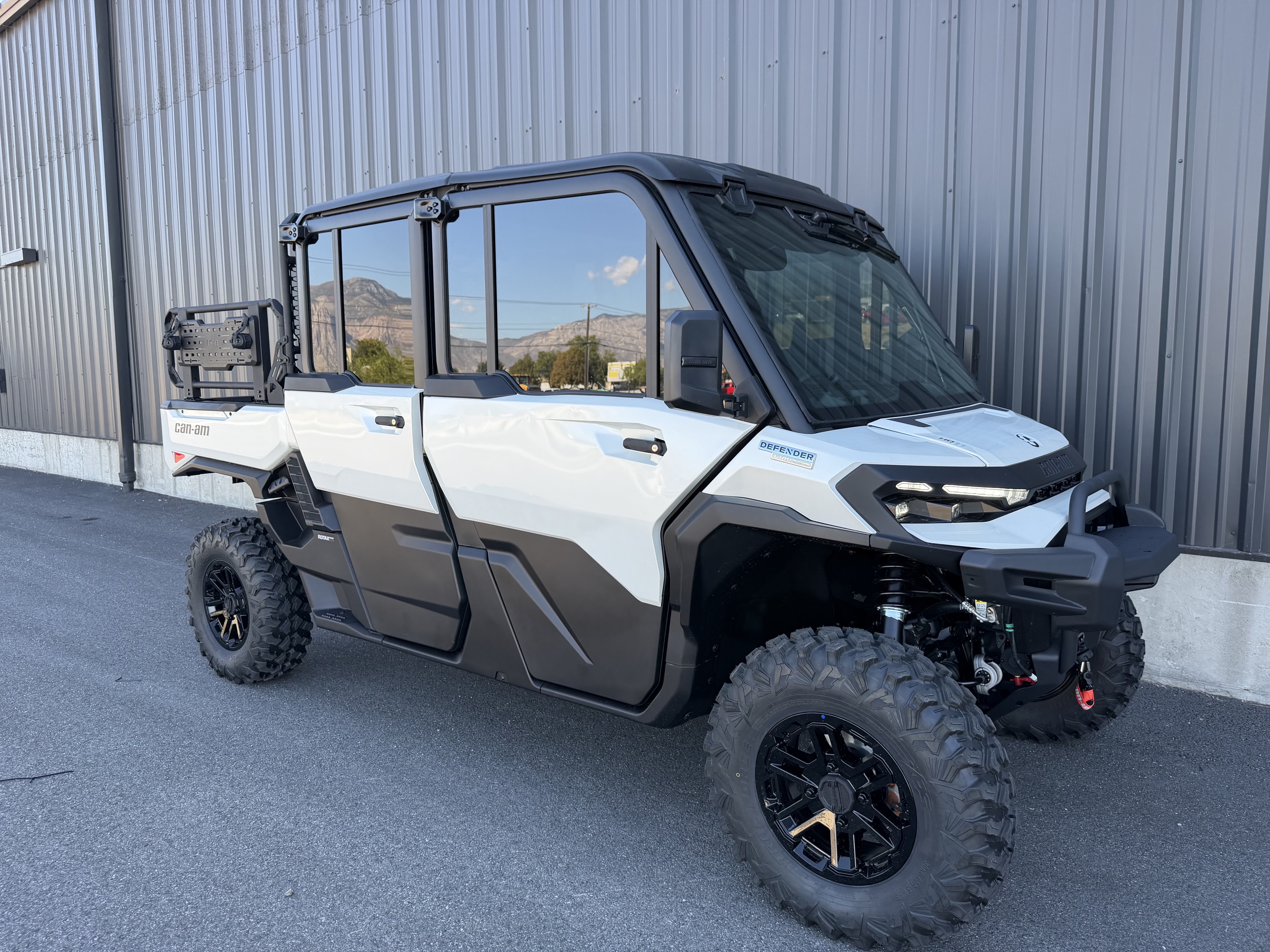 2027 CAN-AM Defender XU MAX Limited UTV