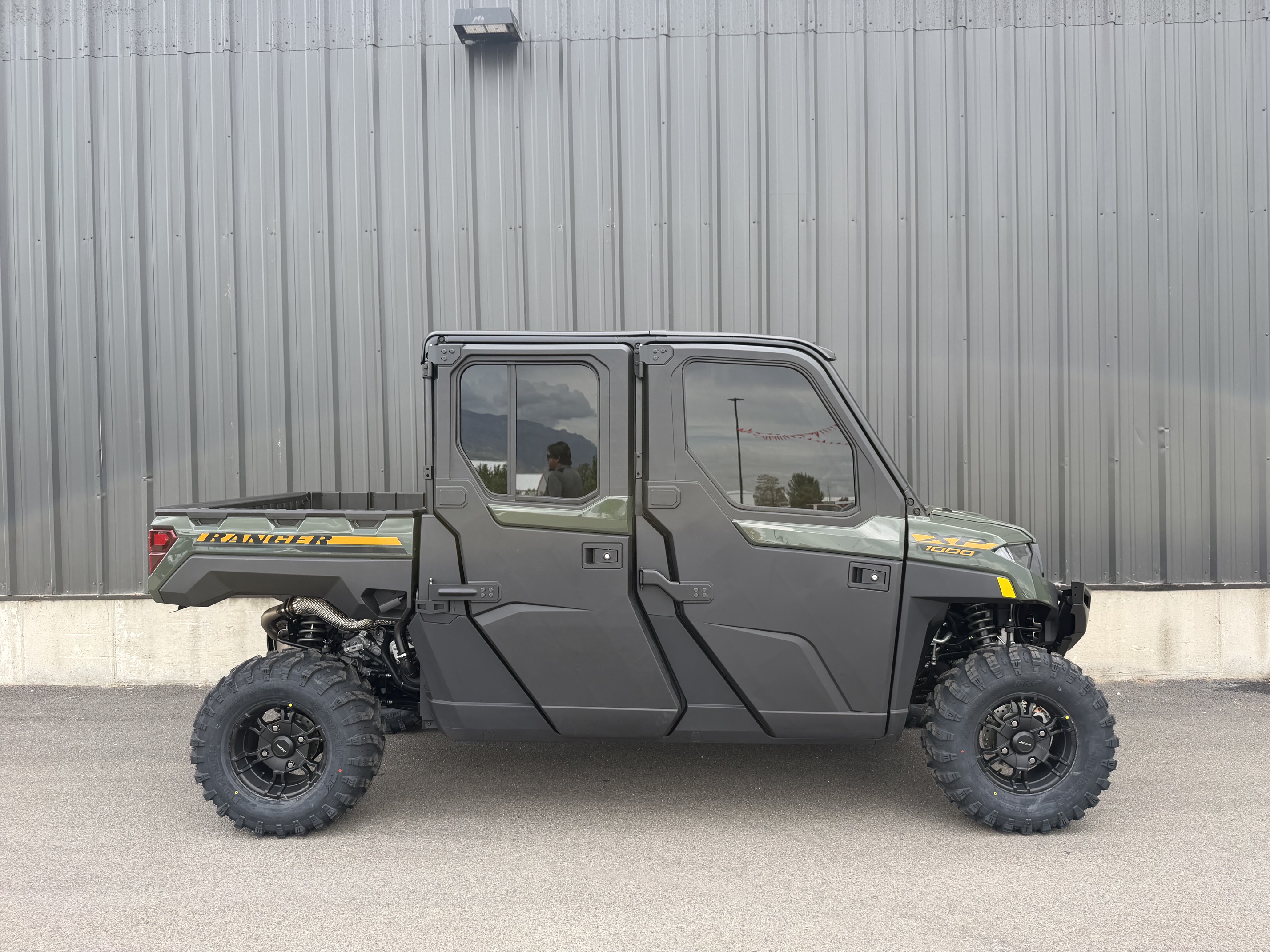 2027 Polaris RANGER CREW XP 1000 NorthStar Ultimate UTV