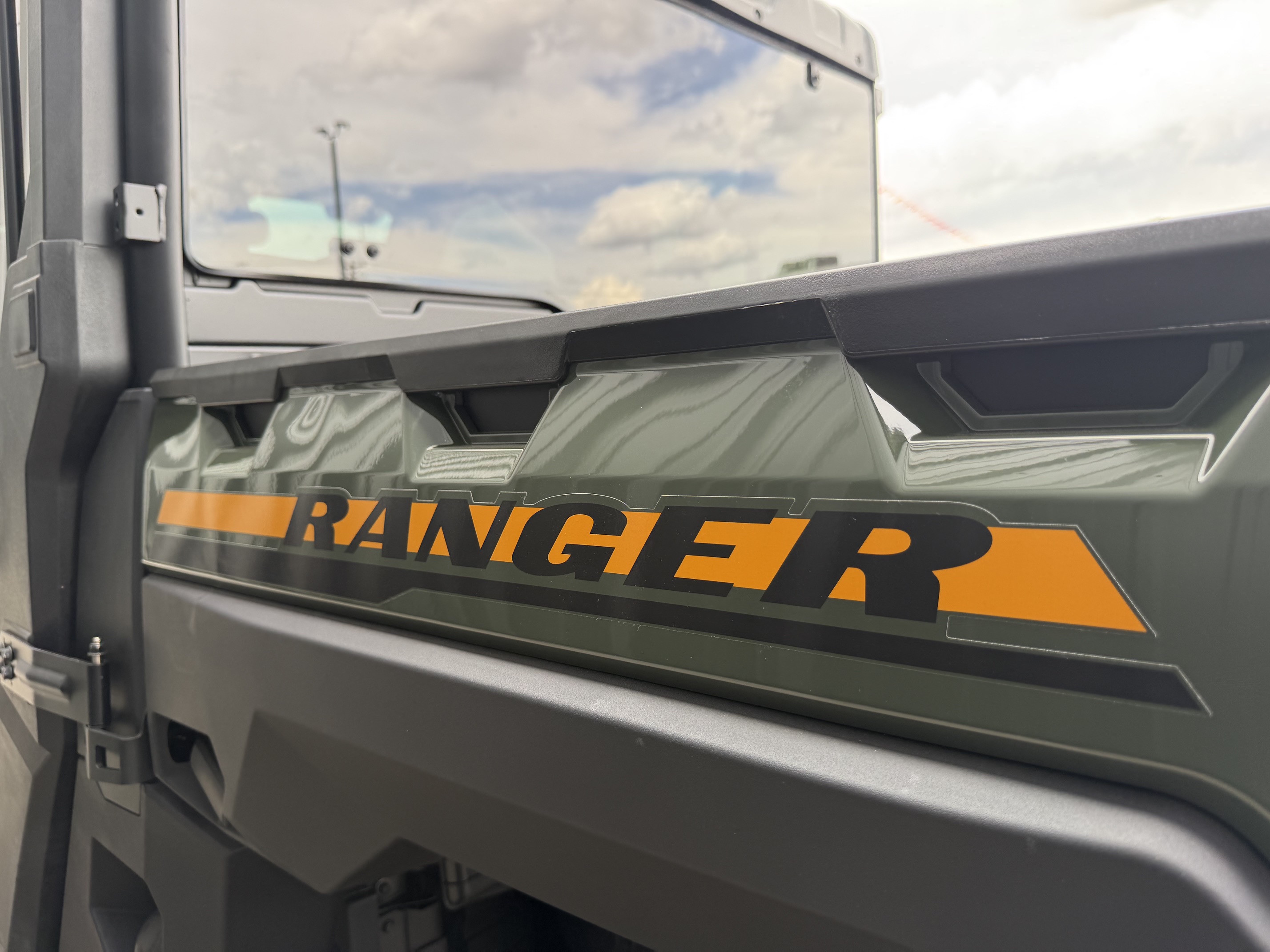 2027 Polaris RANGER CREW XP 1000 NorthStar Ultimate UTV