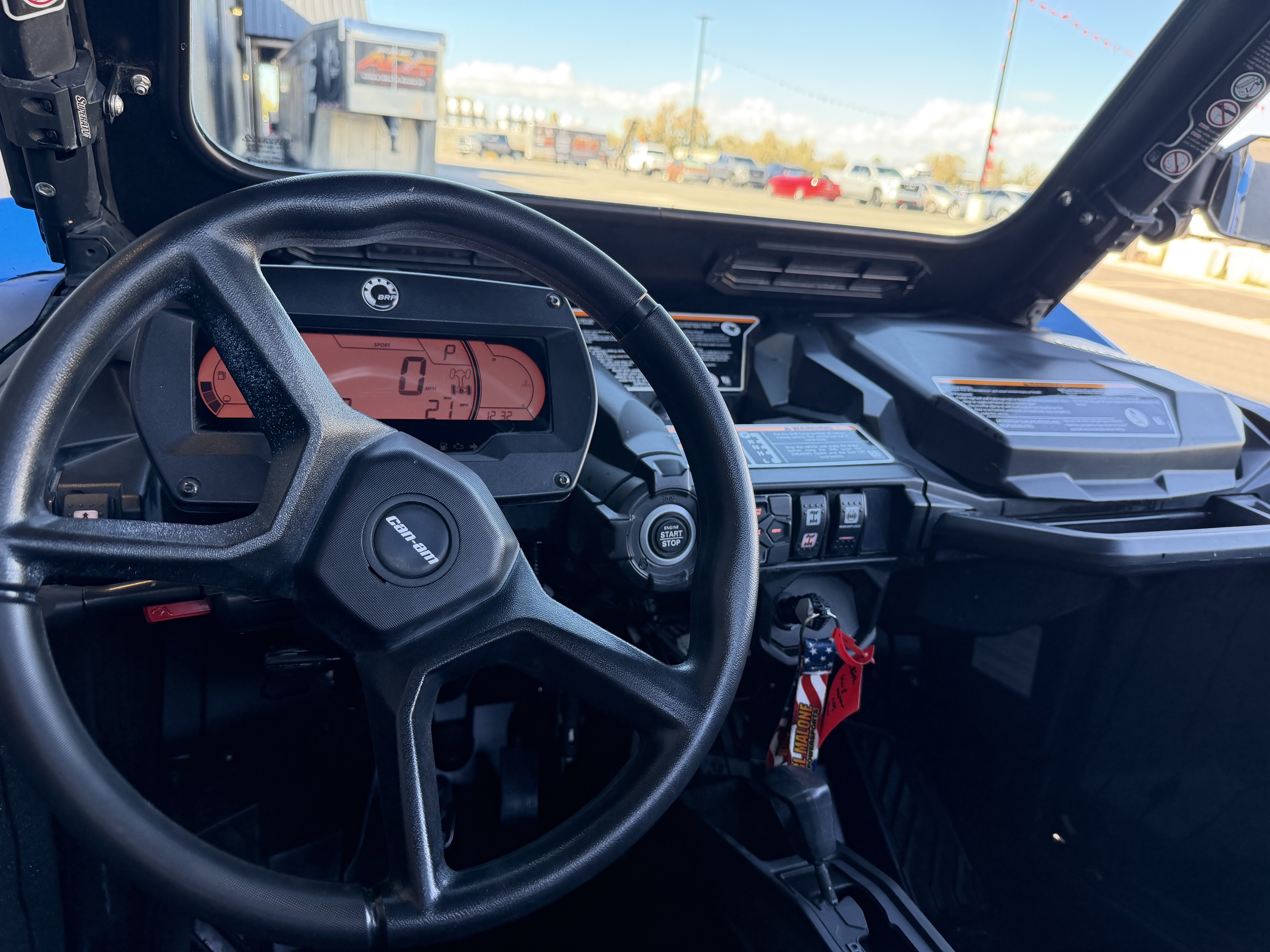 2023 CAN-AM Commander XT 700 UTV