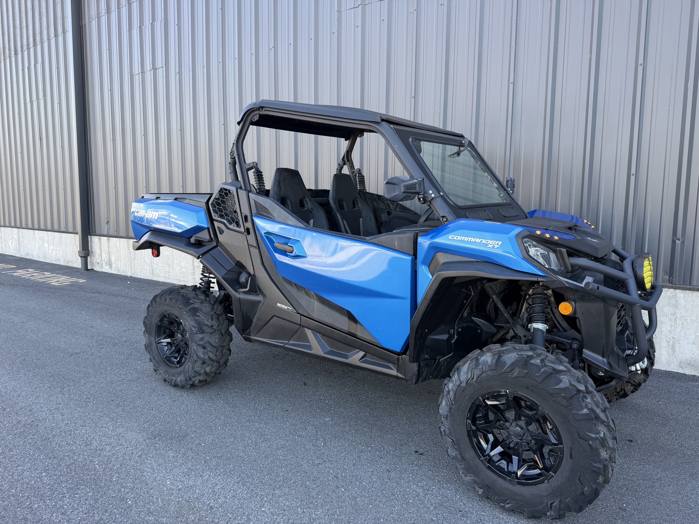 2023 CAN-AM Commander XT 700 UTV