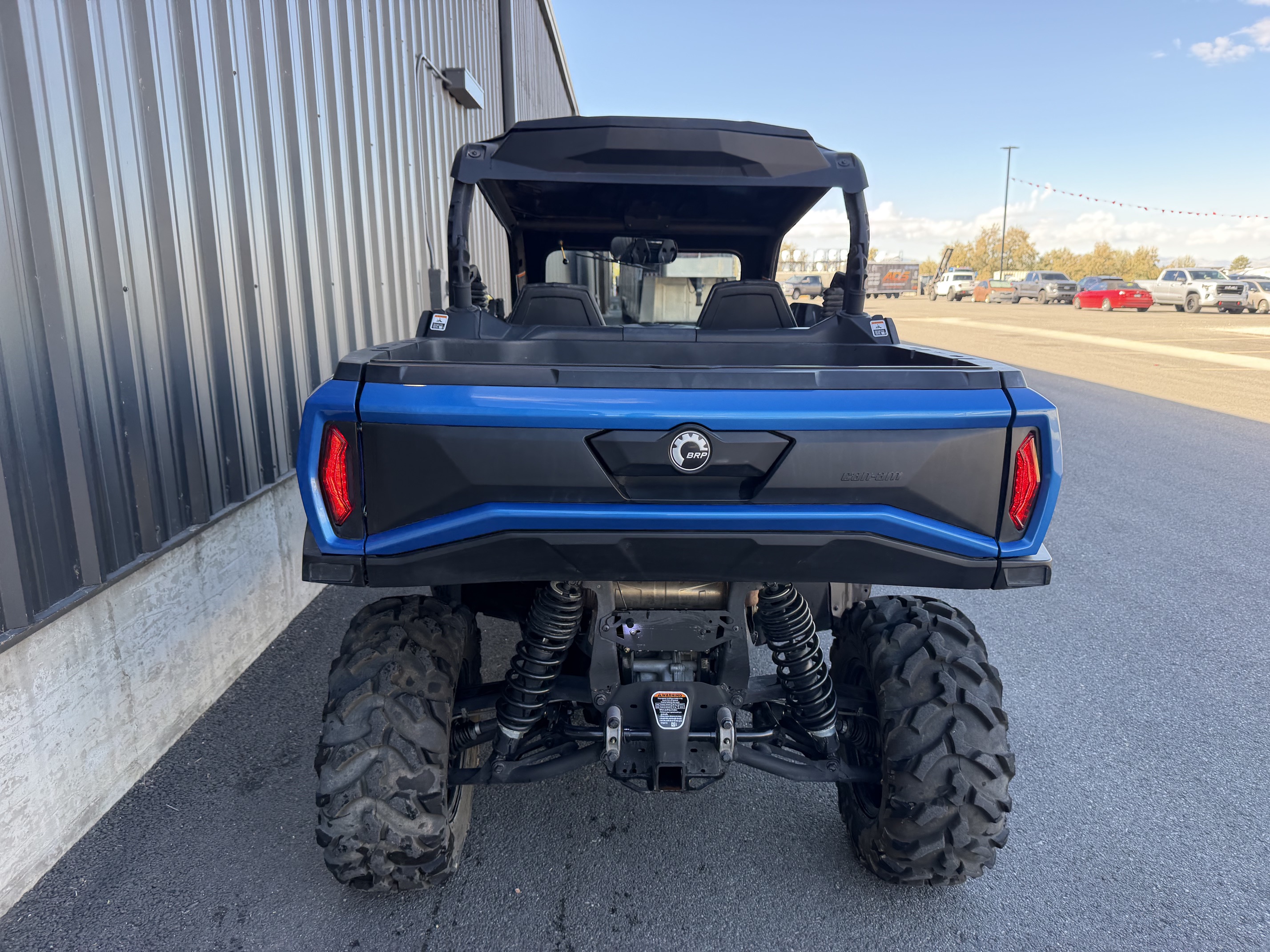 2023 CAN-AM Commander XT 700 UTV