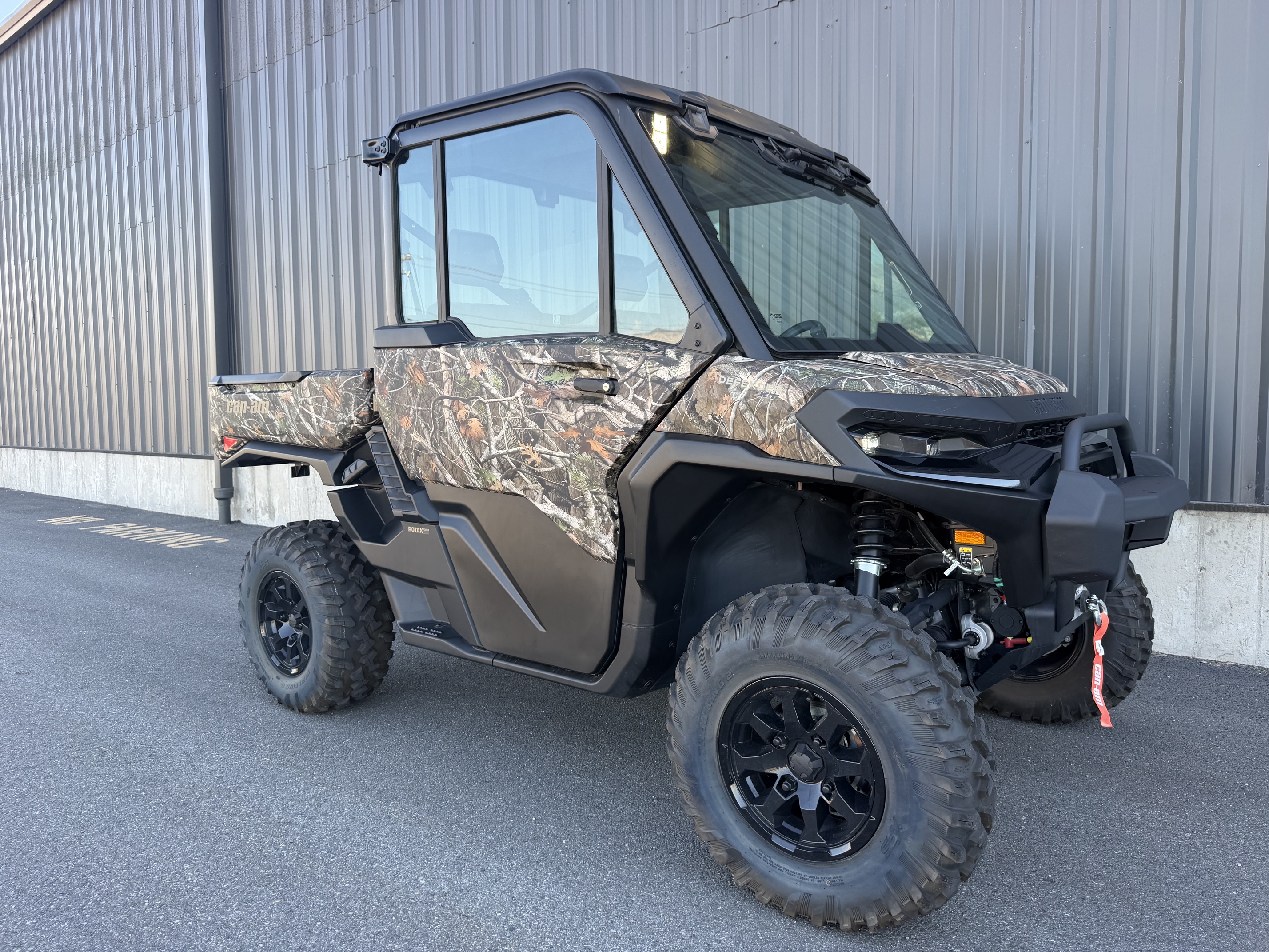 2026 Can-Am Defender XT CAB HD11 UTV