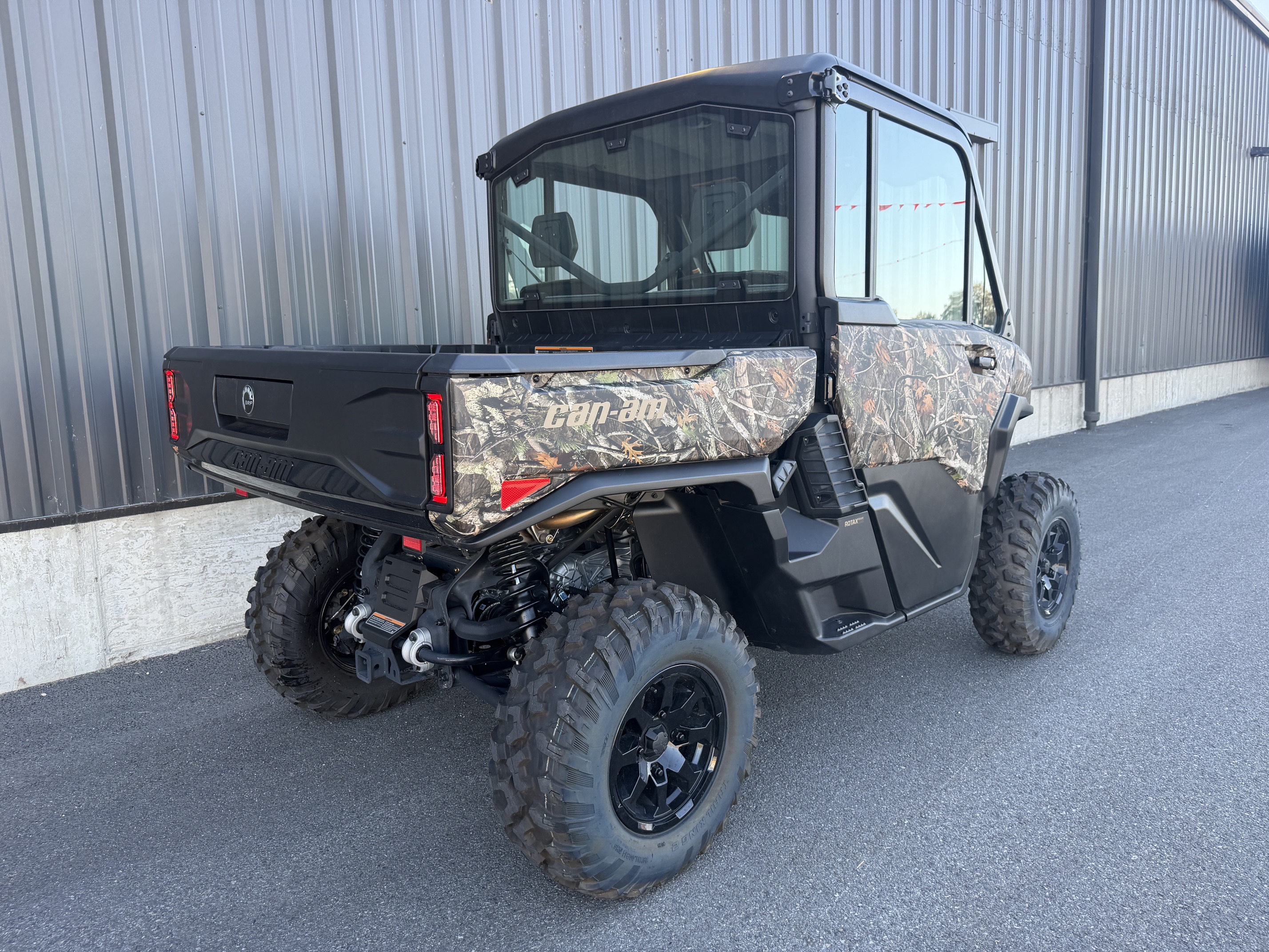 2026 Can-Am Defender XT CAB HD11 UTV