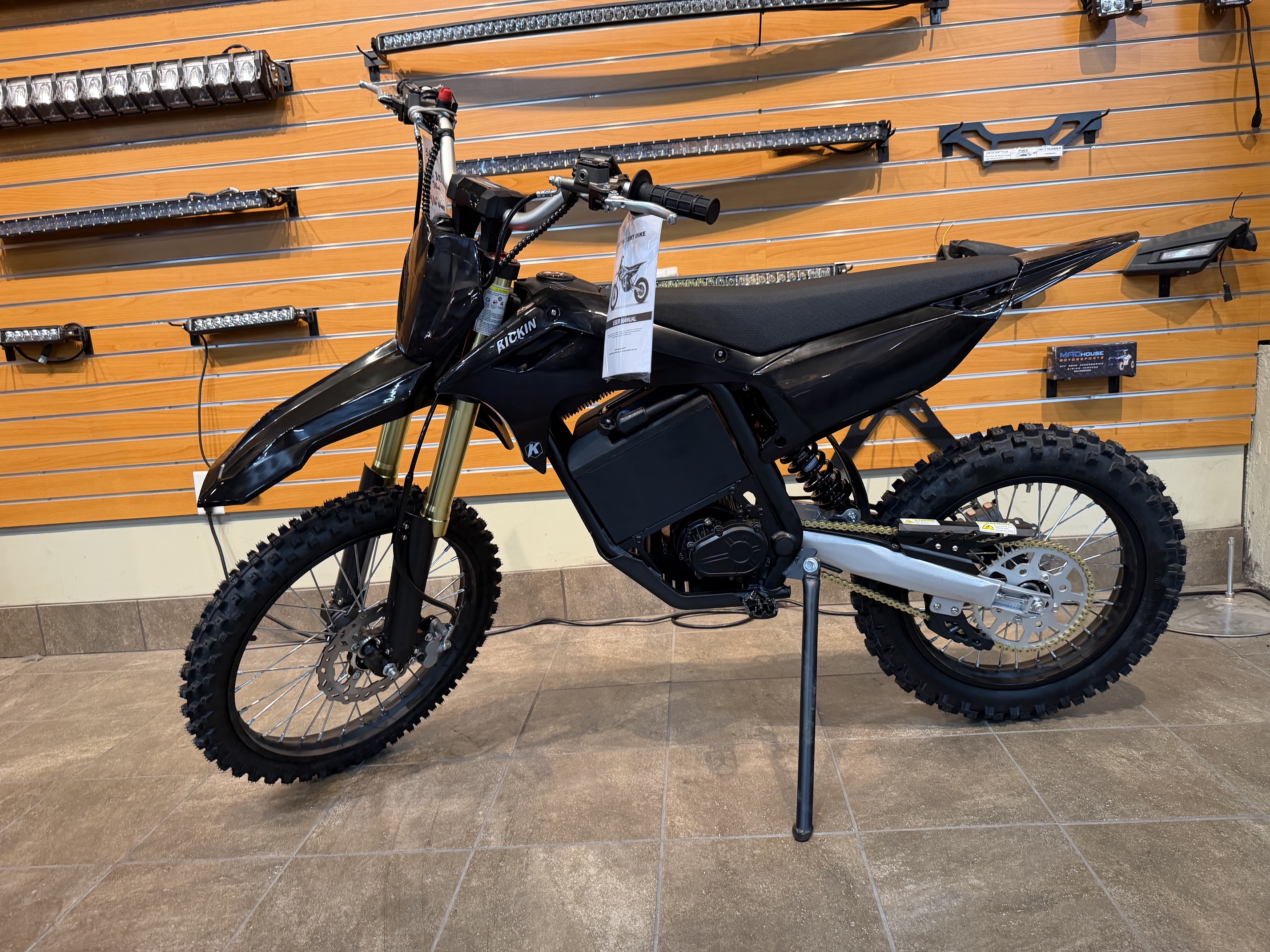 2026 E RIDE KICKIN HP131E 19/16 EBIKES