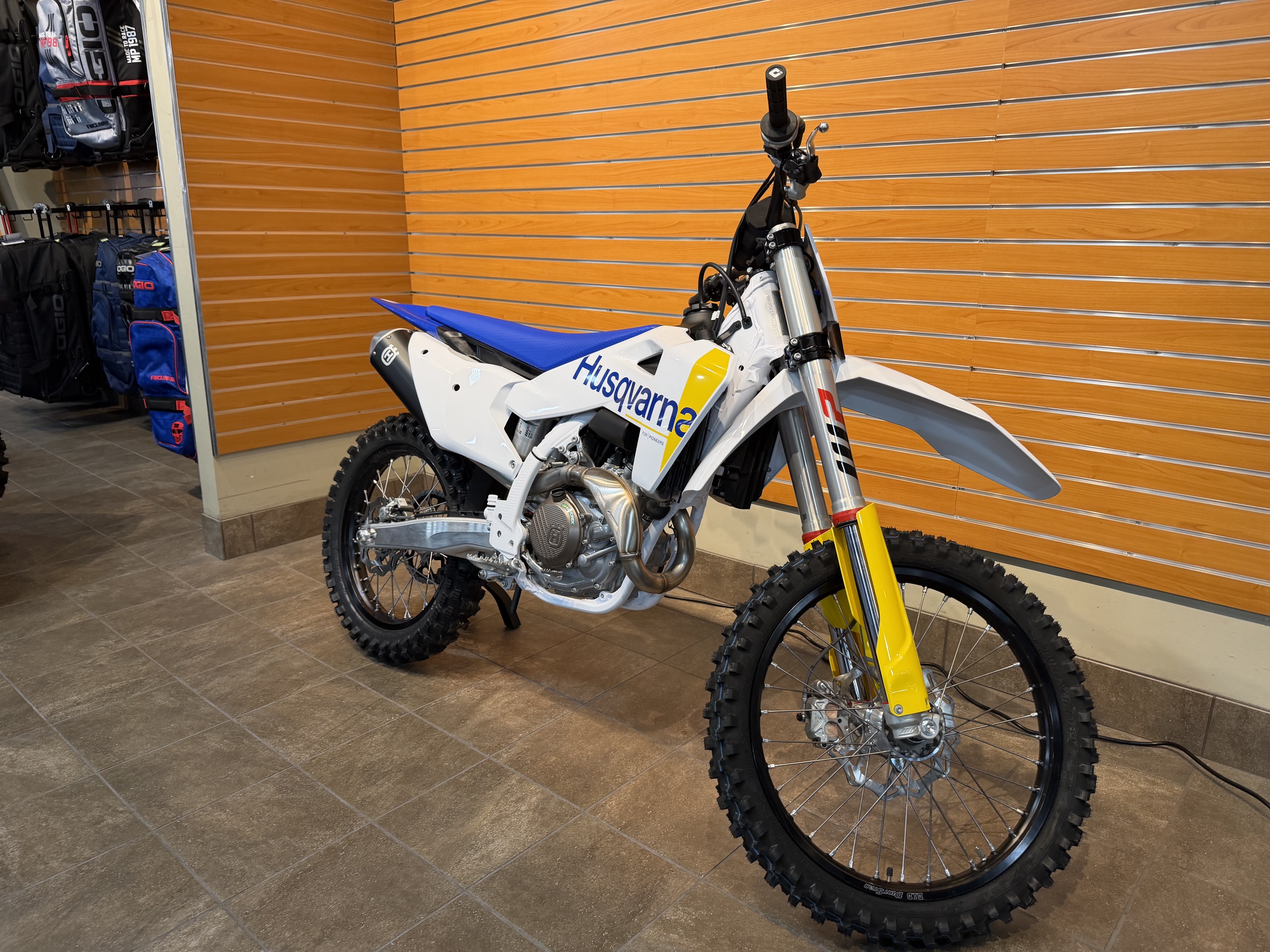 2027 Husqvarna FC 450 DIRT BIKE