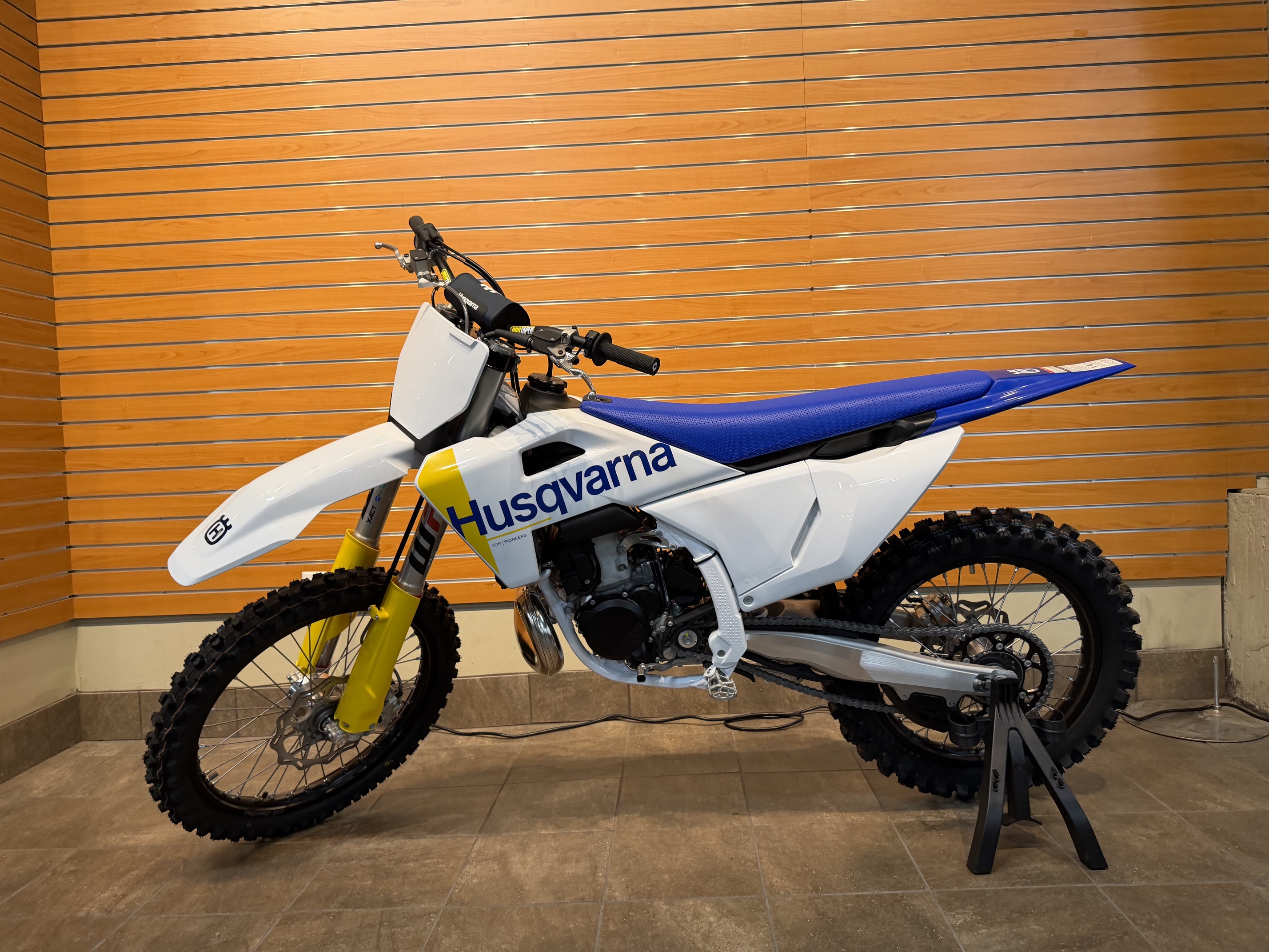 2027 Husqvarna TC 300 DIRT BIKE