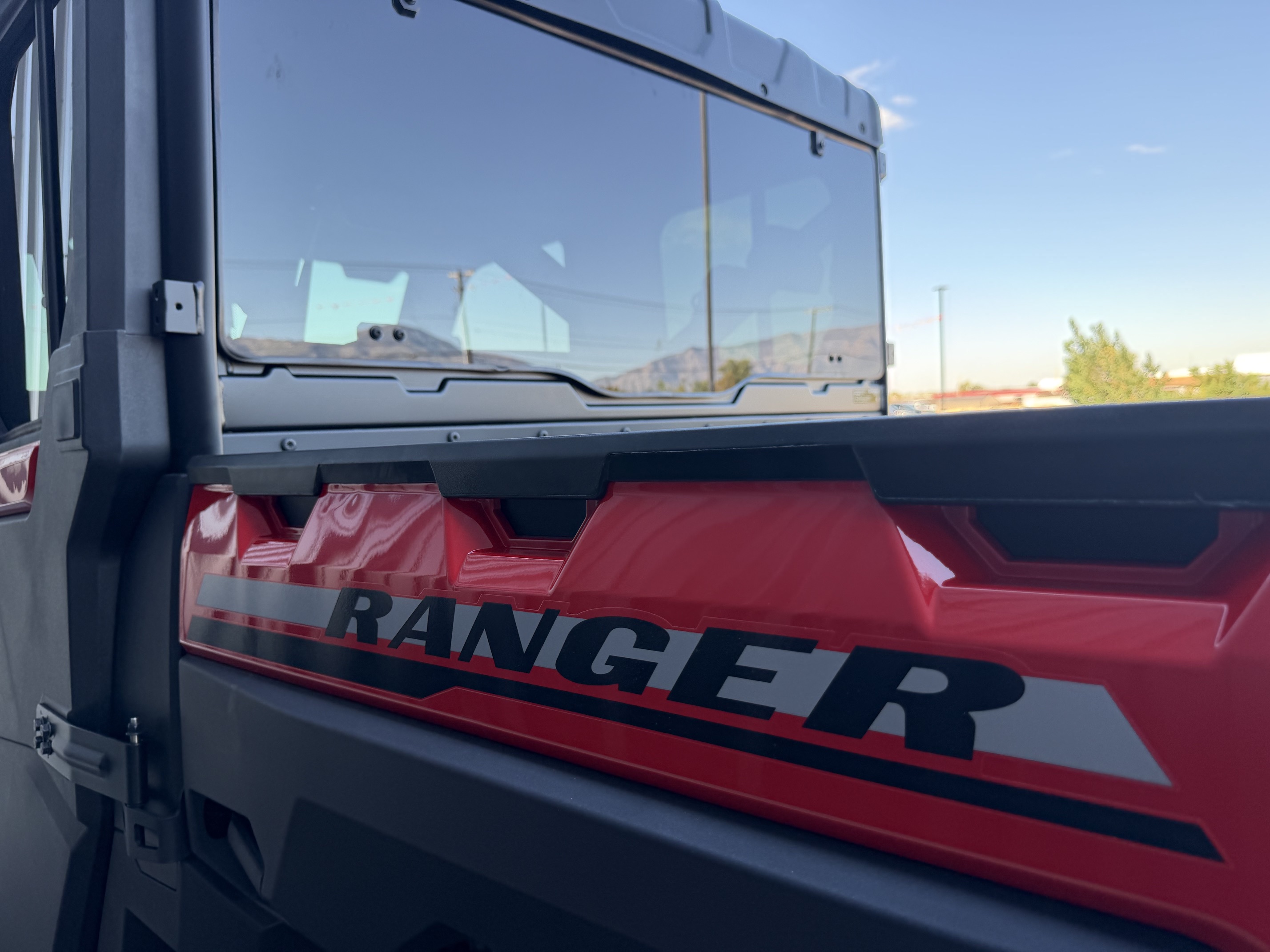 2027 Polaris RANGER CREW XP 1000 NorthStar Ultimate UTV
