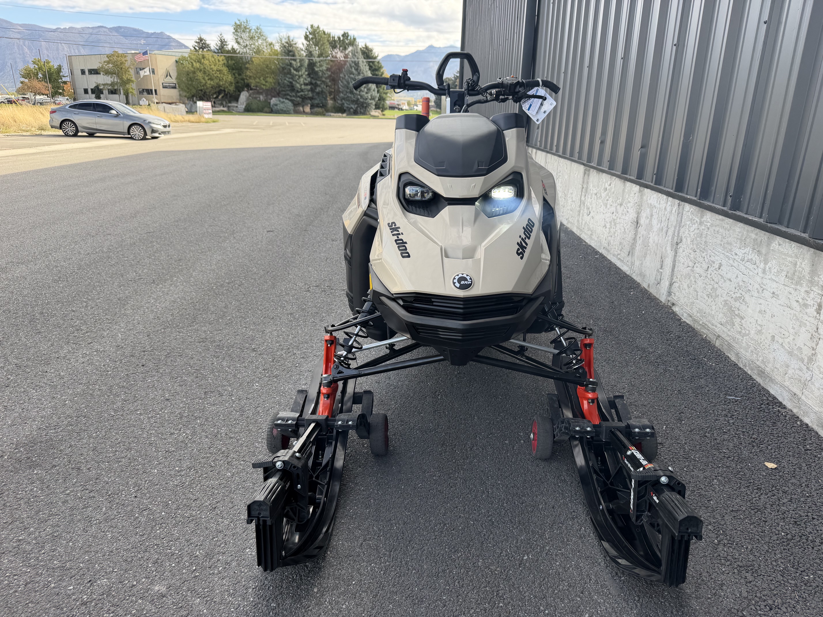 2027 SKI-DOO Summit Adrenaline 154 600RR E-TEC PowderMax Light with FlexEdge 2.5 SNOWMOBILE