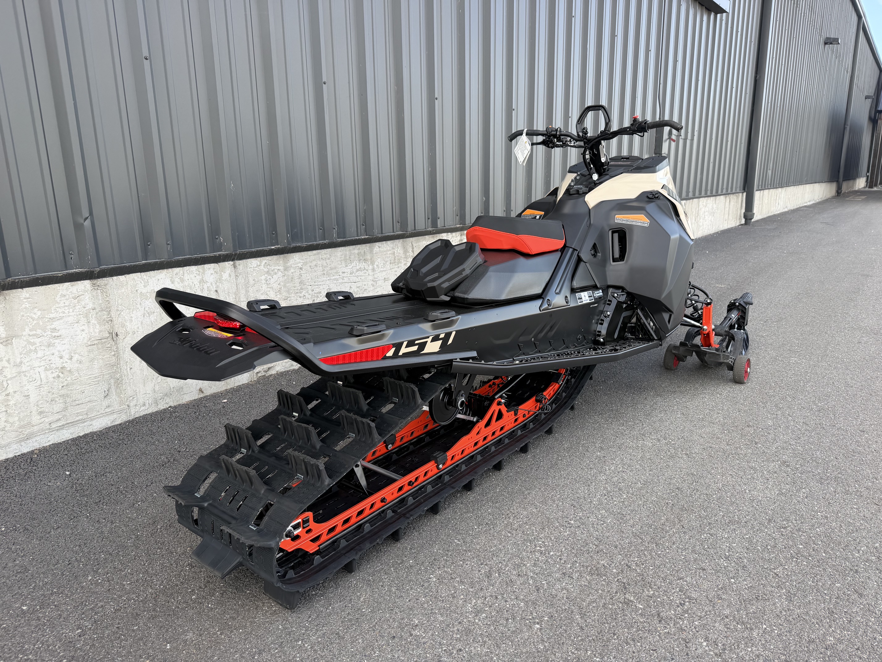 2027 SKI-DOO Summit Adrenaline 154 600RR E-TEC PowderMax Light with FlexEdge 2.5 SNOWMOBILE